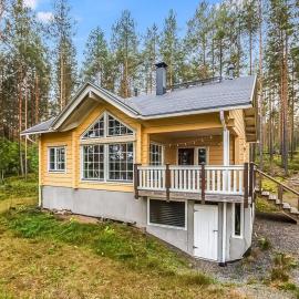Holiday Home Villa niemelänranta by Interhome, hotell sihtkohas Puumala