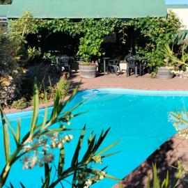 Commodore Court Motel