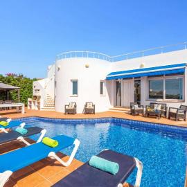 Villa La Joya by Villa Plus