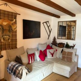 Cozy apartment in the heart of the Alps, hotel din Chateau-d'Oex