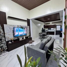 1018 Homestay, hotel u gradu Dipolog