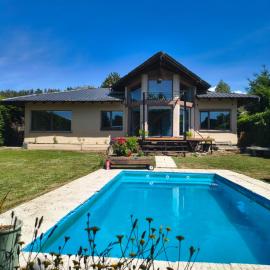 hermosa casa a una cuadra del lago, hotel sa San Carlos de Bariloche