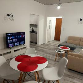 Beti's Apartment, hotel Zambrówban