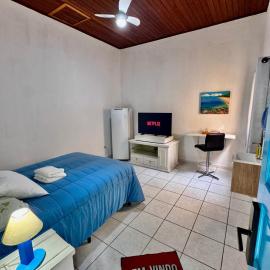 Suíte 3 com Ar-Condicionado, Geladeira, TV, Wi-Fi, Hotel in Jundiaí