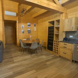 Le Chalet Alloy - 10 minutes from Disneyland, hotel u gradu Montevrain