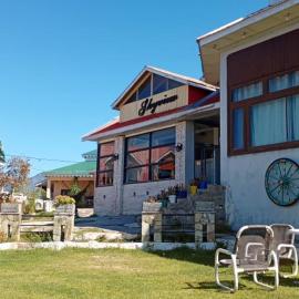 Sky view Resort Shogran, hotel v mestu Shongran