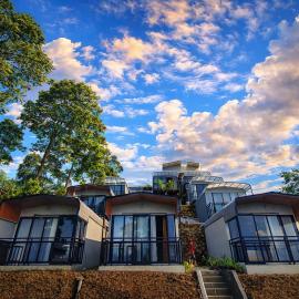 The Lakebox Menjer by Travelink, hotel v destinácii Garung