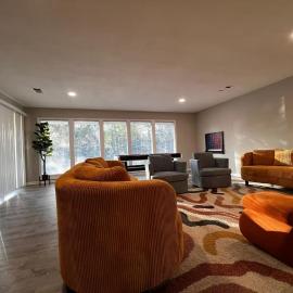 Family-Friendly 5BR Close to Fort Benning with pool and fun!