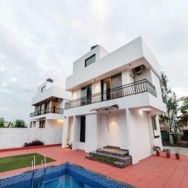 Palette Ventara Escape Bunglow | Pvt Pool | Lonavala, хотел в Лонавала