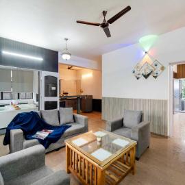Palette Bubble Nest Villa | 2BHK | Jacuzzi | Pool | Lonavala, hotel en Lonavala