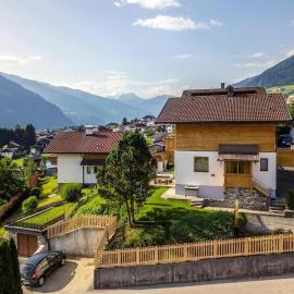 Chalet in Fügen near Spieljoch Ski Lift、フューゲンのホテル