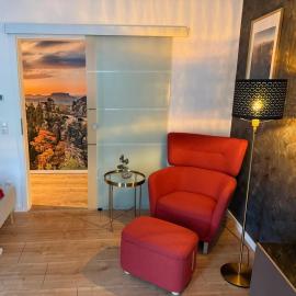 Ferienwohnung Lucy - Moderne Ferienwohnung mit kostenlosem Parkplatz, Terrasse, nahe Bad Schandau und Malerweg