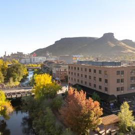 The Golden Hotel, an Ascend Collection Hotel – hotel w mieście Golden