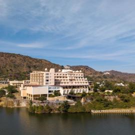 Via Lakhela Lakeview Resort & Spa, Hotel in Kumbhalgarh
