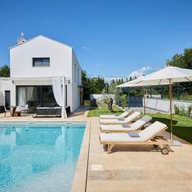 Beeindruckende Villa mit Privatpool, Whirlpool, BBQ - Hund willkommen
