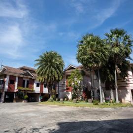 โรงแรมบ้านสวนรีสอร์ท ชลบุรี