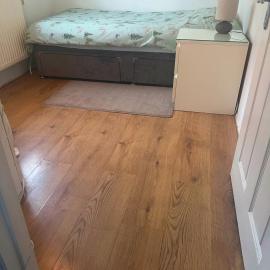 Compact single room A near Heathrow with 24 hour buses to all terminals