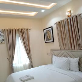 Pinefield Courts Apartment
