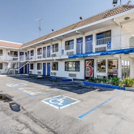 Motel 6 Modesto, CA, hôtel à Modesto