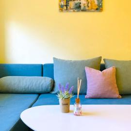 Sunny Central Apartment for 4 Guests 2 minutes from High Street