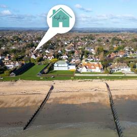Spacious Coastal Family Home Sleeps 8, hotel v destinaci Bognor Regis