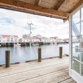 Hellandsøy apartment, Henningsvær