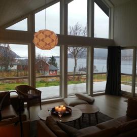 Moderne feriehus، فندق في Laupstad