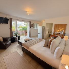 The Companion Cottage with Panoramic Views