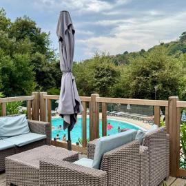 Cosy mobil-home wifi clim, hotel u gradu 'Cagnes-sur-Mer'