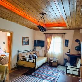 Ironwood Lodge- Parnassos, ξενοδοχείο σε Kalívia