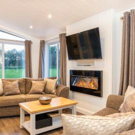 Finest Retreats - Silverwood Family Lodge, hotel di Errol
