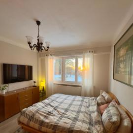 Chambre dhotes vue jardin coucher de soleil a la campagne