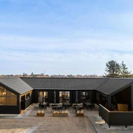 Lovely Home In Idestrup With Sauna, hotel u gradu Idestrup