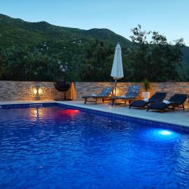 Cliffside Villa Vilić, hotel di Vrgorac