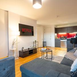 Spacious 2-Bedroom City Centre Apartment with Ensuite