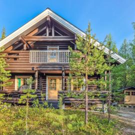 Holiday Home Luppokero by Interhome โรงแรมในซาลลา