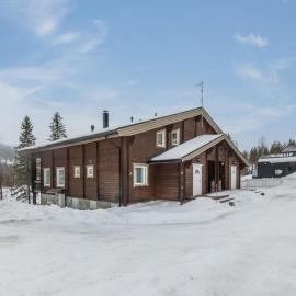 Holiday Home Uulanlinna a- paritalo by Interhome โรงแรมในHyrynsalmi