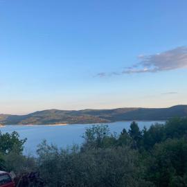 Appartement avec vue sur le Lac, hotel in Sainte-Croix-de-Verdon