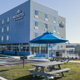 Microtel Inn & Suites by Wyndham Milford, khách sạn ở Milford