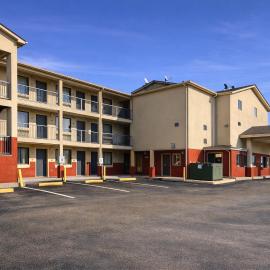 Spring Place Inn & Suites، فندق في ميلنغتون