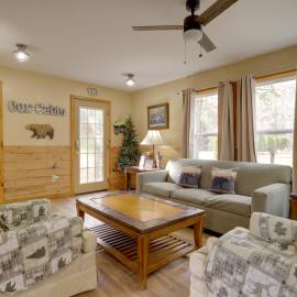10 Mi to Dollywood: Cozy Apt w/ Shared Fire Pit