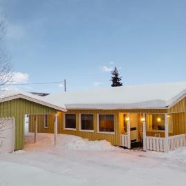 Holiday Home Saajola by Interhome, hotel in Leppäjärvi