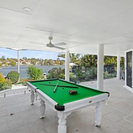Amazing waterfront luxury house &Large pool