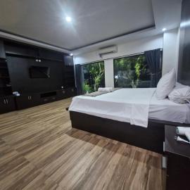 Jembrana에 위치한 호텔 2 Bed Room Spacious Family House with Garden View