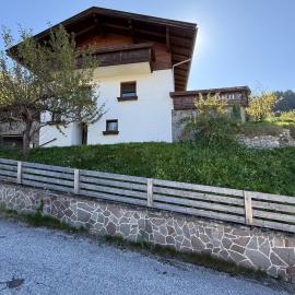 Holiday home with panoramic views, hotel in Tulfes