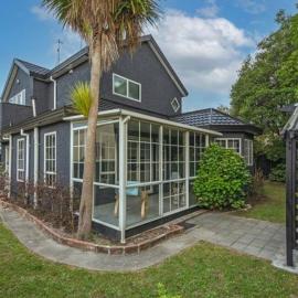 City centred living!, hotel in Palmerston North