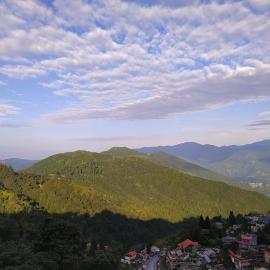 Mandira Homestay, Hotel in Jālāpahār