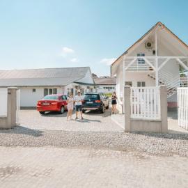 Pixel Guesthouse, hotel a Tîrgu Secuiesc