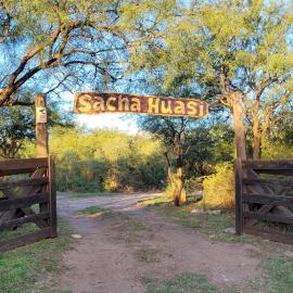 Cabañas Sacha Huasi, hotel u gradu Travesía