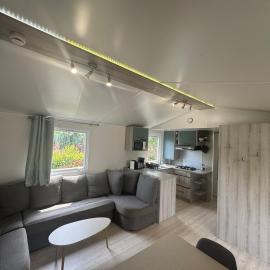 Bungalow 166 6 à 8 pers Camping 4 étoiles Siblu Lac des Rêves, מלון בלאט